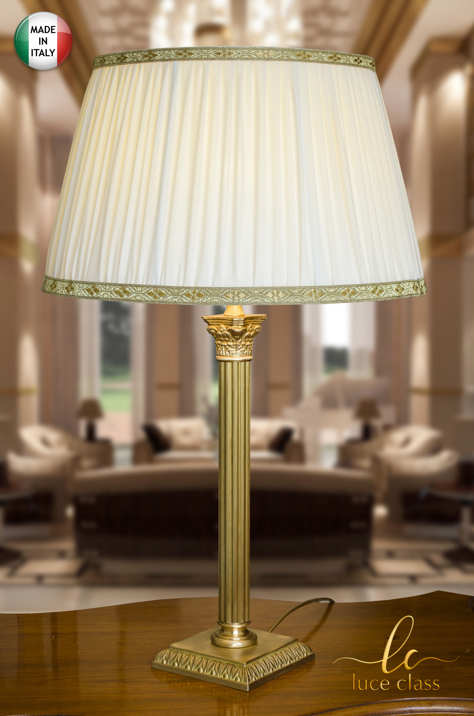lampada da tavolo classica in ottone satinato con paralume in seta plissé  lume