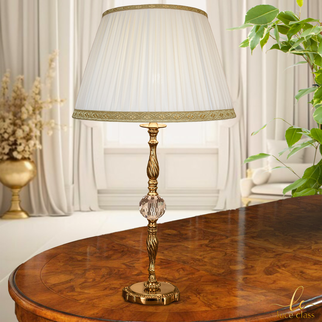 luci ed ombre eleganti con la lampada da tavolo Luceclass