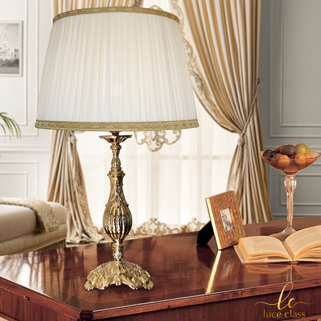 lampada da tavolo classica lussuosa da salotto con paralume