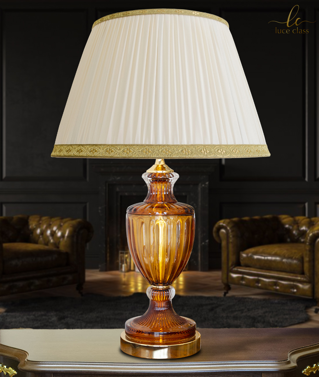 Lampada da tavolo grande classica in cristallo ambra con paralume in cotone  avorio