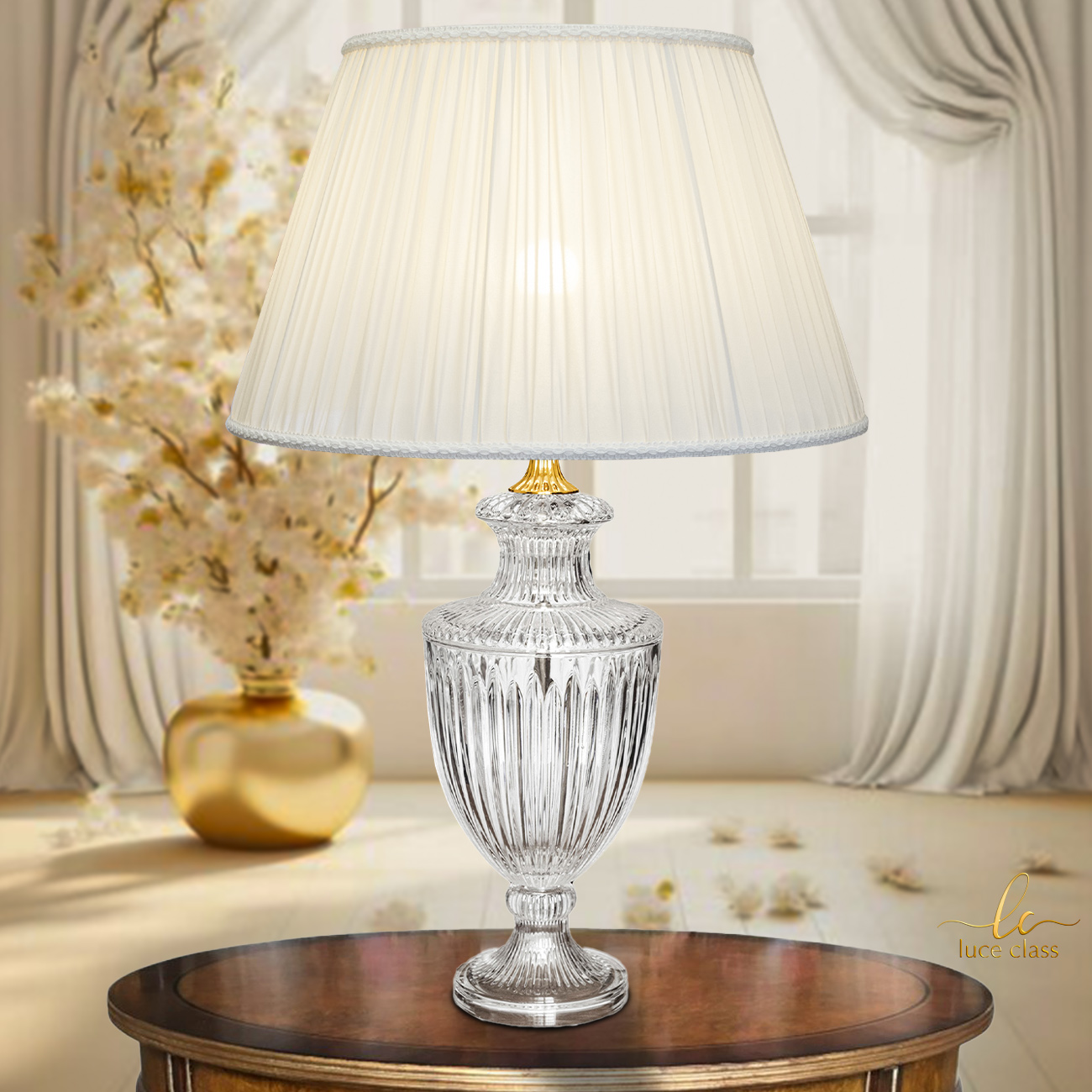 Lampada da tavolo grande classica in cristallo con paralume in seta  plissettato.